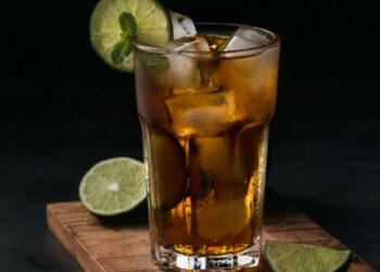 3 Dosa Pedagang Es Teh Jumbo Cuan, tapi Bahaya untuk Pembeli (Unsplash)