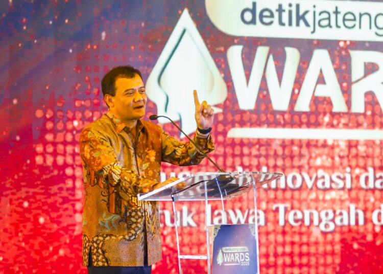 Gubernur Jawa Tengah, Ahmad Luthfi, dinobatkan sebagai pemimpin kolaboratif dalam ajan Detik Jogja-Jateng Awards 2025 MOJOK.CO