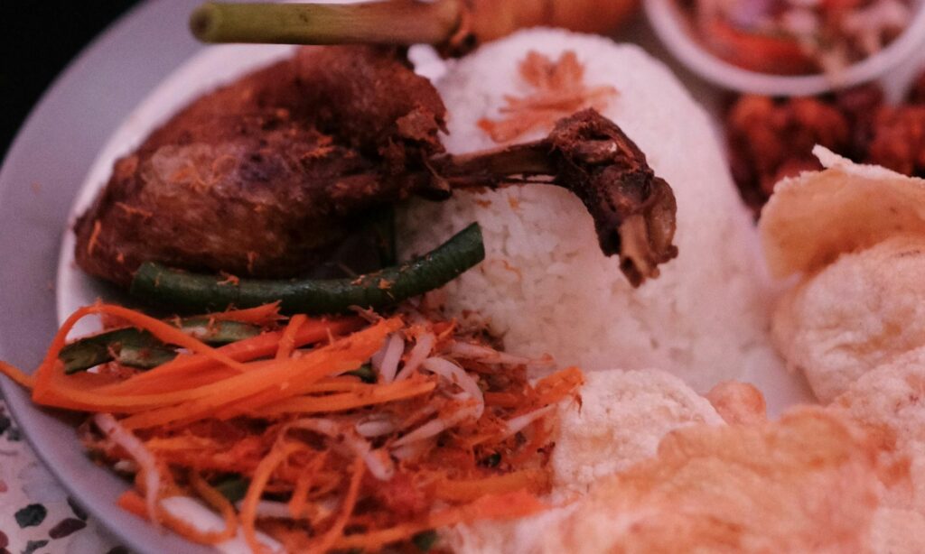 Sulitnya Jadi Penjual Warteg: Sehari-hari Siapkan Makanan Enak dan Murah, tapi Kurang Dihargai Pembeli Mojok