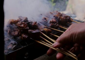 5 Dosa Besar Pedagang Sate Kambing yang Merugikan Pembeli dan Sulit Dimaafkan