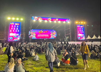 Hal-hal riang di bawah panggung JVWF Music Fest 2025 di Jogja yang hadirkan HIVI! hingga Sheila on 7 MOJOK.CO