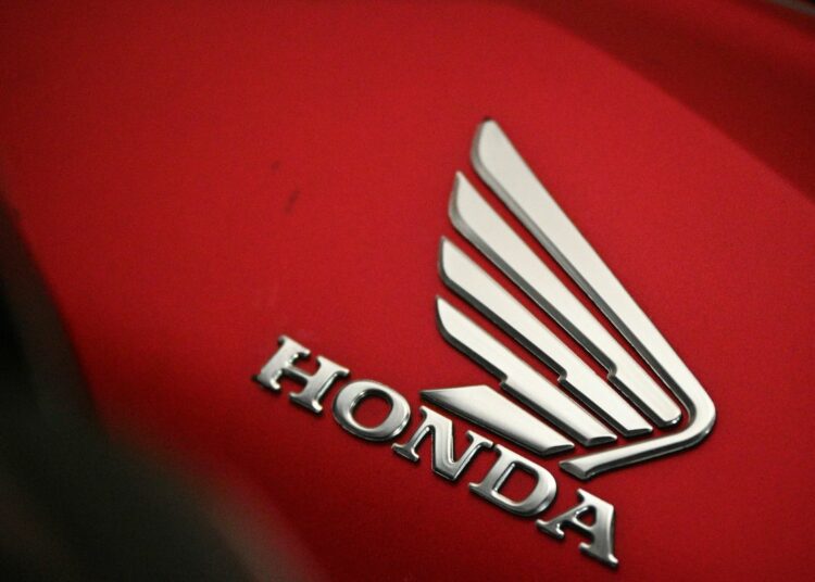 Simbol Kesuksesan seperti Honda ADV 160 Tidak Bikin Kalian Bahagia, Justru Bikin Kalian Menderita