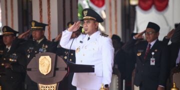 Wakil Gubernur Jawa Tengah, Taj Yasin, gantikan Bupati Pati Sudewo di Upacara HUT RI MOJOK.CO