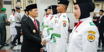 Ahmad Luthfi kukuhkan Paskibraka Jateng 2025 MOJOK.CO