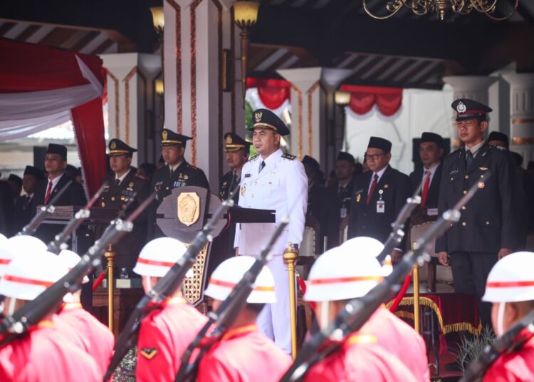 Wakil Gubernur Jawa Tengah, Taj Yasin, gantikan Bupati Pati Sudewo di Upacara HUT RI MOJOK.CO