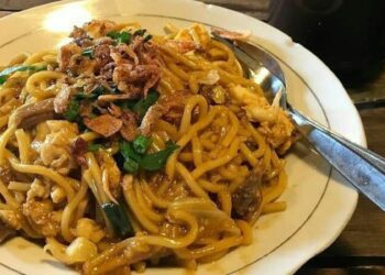 5 Dosa Penjual Bakmi Jawa Jogja yang Merusak Rasa dan Bikin Pikir Ulang Sebelum Kulineran Mojok.co