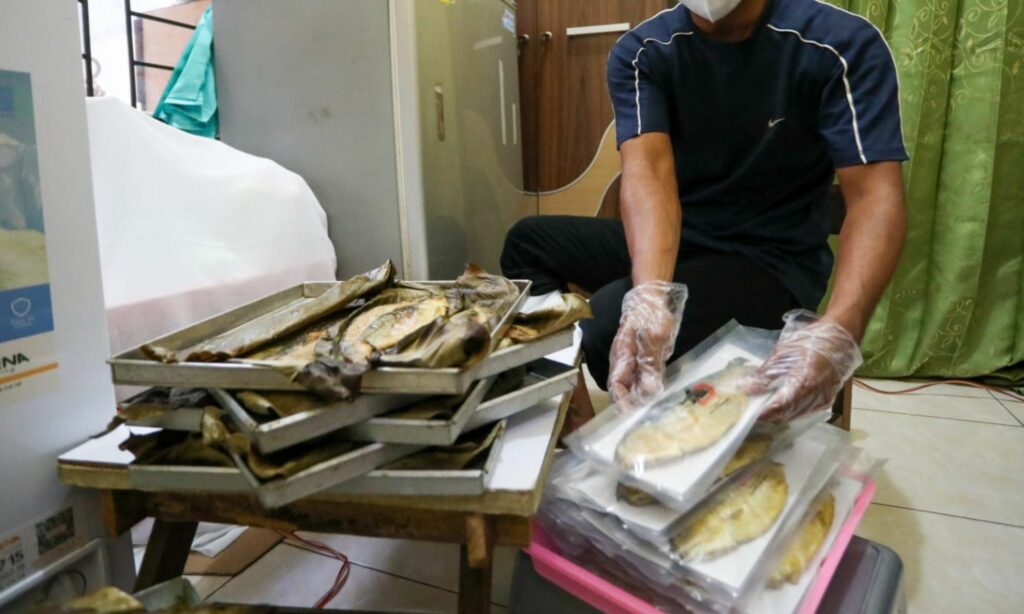 3 Dosa Penjual Bandeng Presto yang Bikin Pembeli Kapok dan Jadi Lebih Waspada Saat Belanja Mojok.co