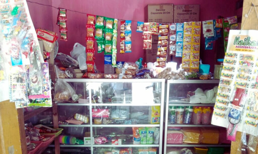 5 Amalan Baik Warung Madura ke Pembeli yang Membuat Penjualnya Layak Masuk Surga  Mojok.co