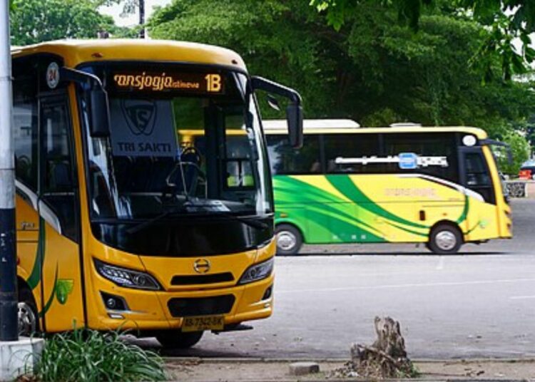 Anggaran TransJogja Dipotong Miliaran Rupiah Adalah Bukti Pemerintah Memang Suka Merepotkan Warga Mojok.co