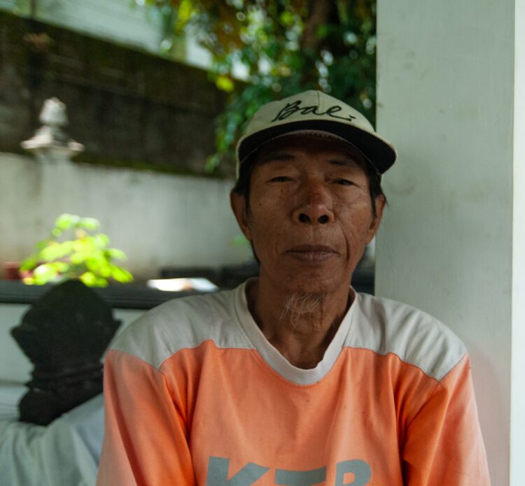 Hadi, juru kunci Makam Karangwaru, Kota Jogja MOJOK.CO