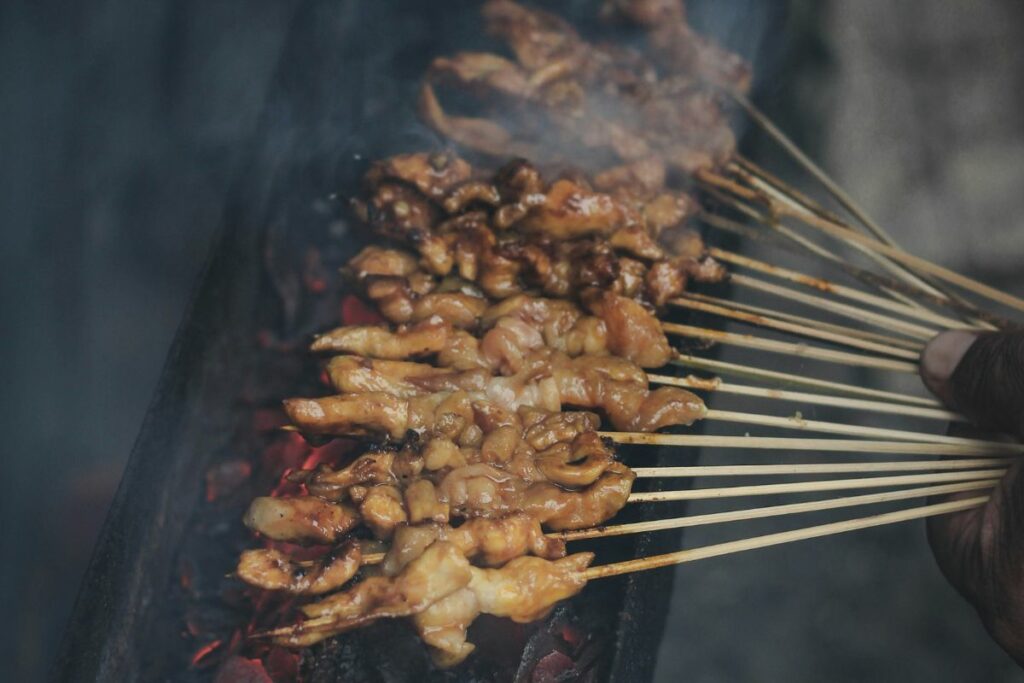 4 Dosa Klasik Pedagang Sate Ayam yang Bikin Pembeli Trauma