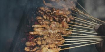 4 Dosa Klasik Pedagang Sate Ayam yang Bikin Pembeli Trauma
