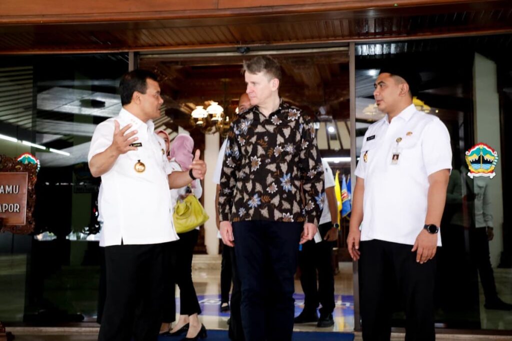 Dubes Australia Jatuh Cinta dengan Jawa Tengah, Janji Investasi MOJOK.CO