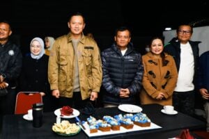 Menko Bidang Infrastruktur dan Pembangunan Kewilayahan (IPK) Agus Harimurti Yudhoyono didampingi Gubernur Jawa Tengah Ahmad Luthfi hadir di Dieng Culture Festival (DCF) MOJOK.CO
