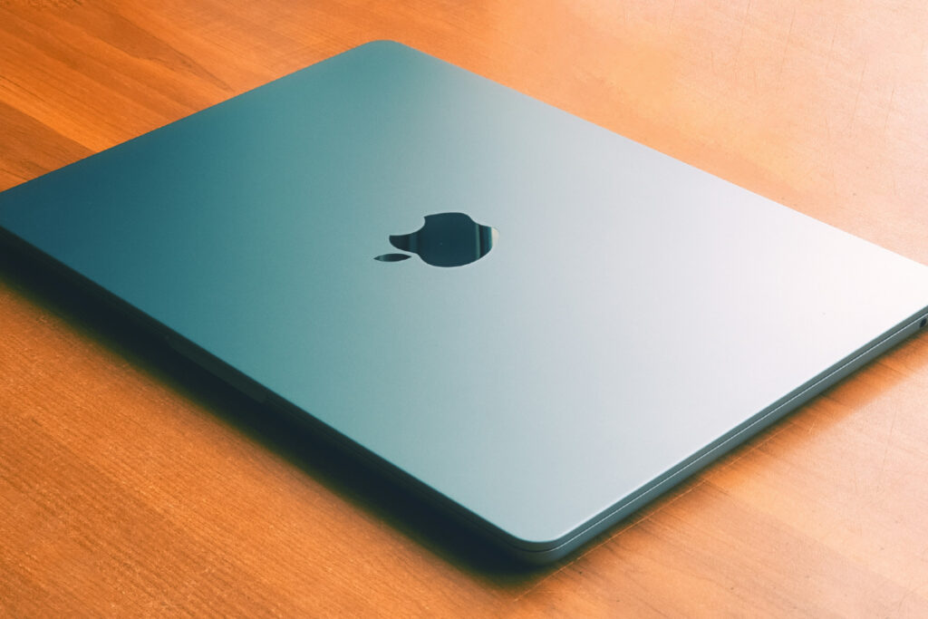 Menyesal Pakai MacBook Air Setelah Lama Disiksa Laptop Asus (Unsplash)