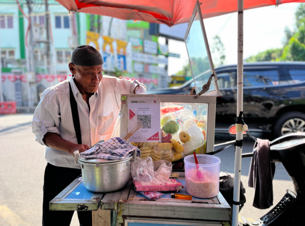 Ketulusan Suroto, pedagang rujak lotis di Jogja MOJOK.CO