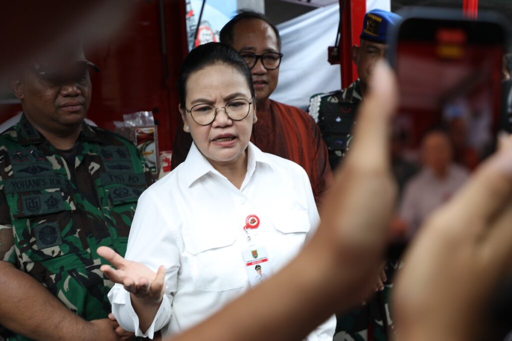 Walikota Semarang, Agustina agar warga kota Semarang, di manapun berada, meluangkan waktu untuk berdoa sesuai dengan agama dan keyakinan masing-masing MOJOK.CO