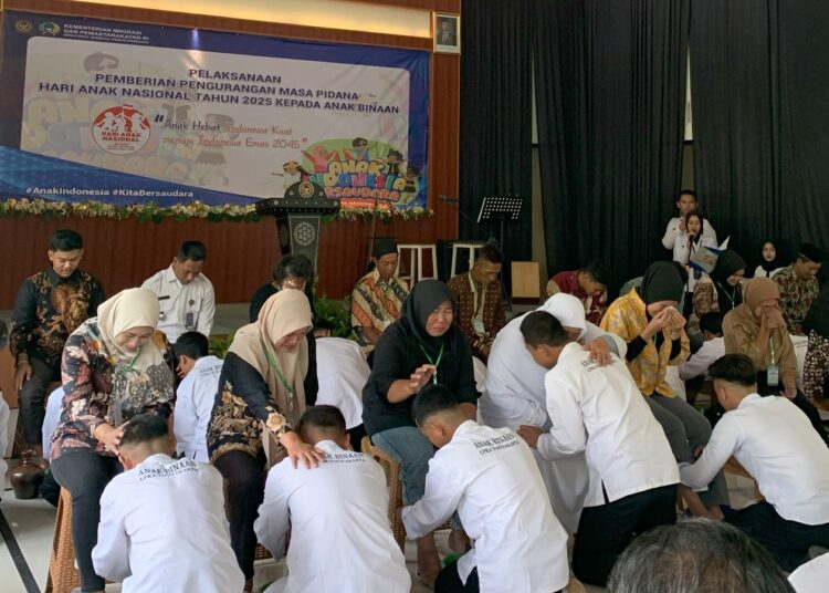 7 anak bebas berkat remisi. MOJOK.CO