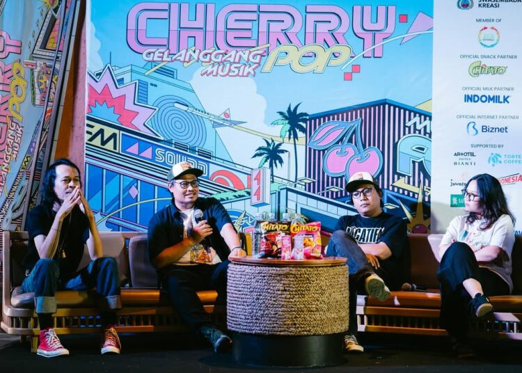 Cherrypop 2025 di Yogyakarta deklarasikan diri sebagai gelanggang musik lintas genre. (Purnawan Setyo Adi/Mojok.co)