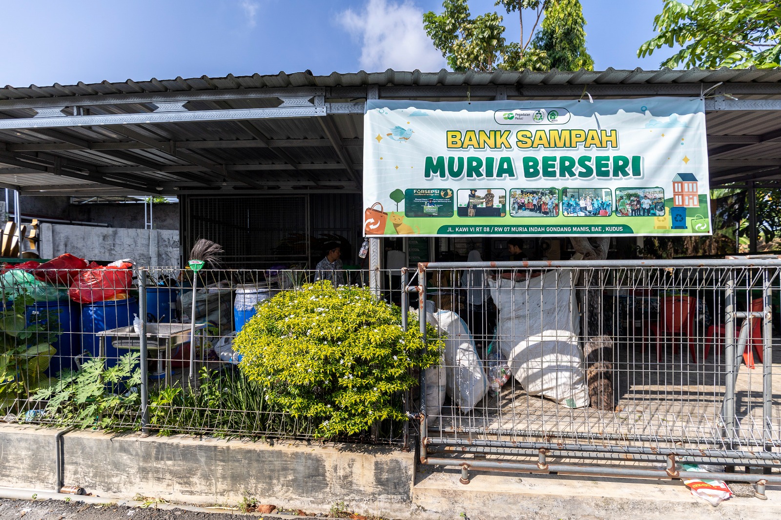 bank sampah.MOJOK.CO