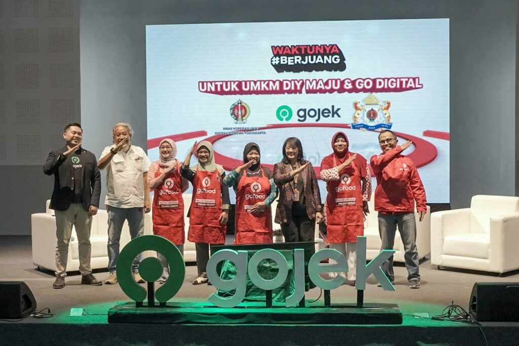Gojek dan Pemerintah Daerah Yogyakarta Bantu Pelaku UMKM Melek Teknologi Digital. MOJOK.CO