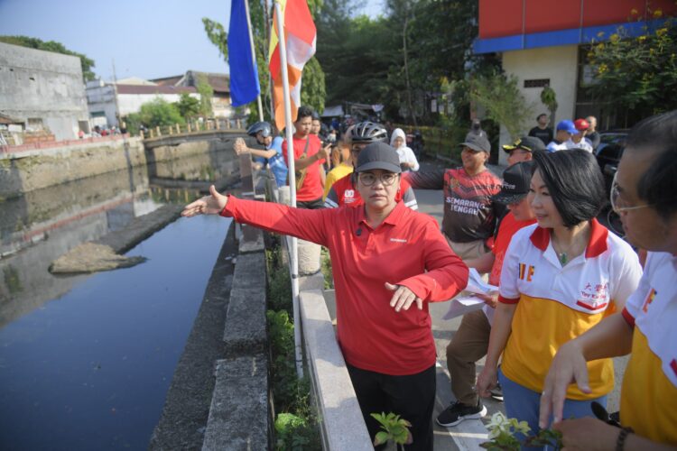 Wali Kota Semarang, Agustina, melakukan peninjauan untuk penataan kawasan Kota Lama MOJOK.CO