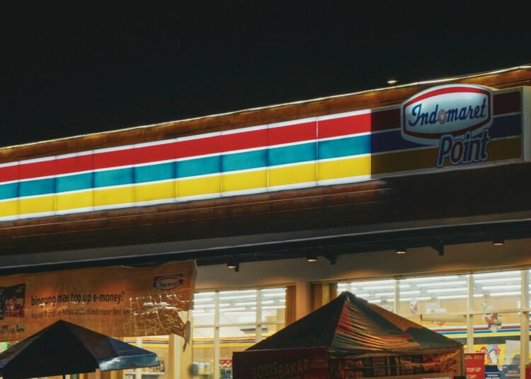 5 Barang Indomaret yang Berpotensi Dicolong Pelanggan Nggak Tahu Diri Mojok.co