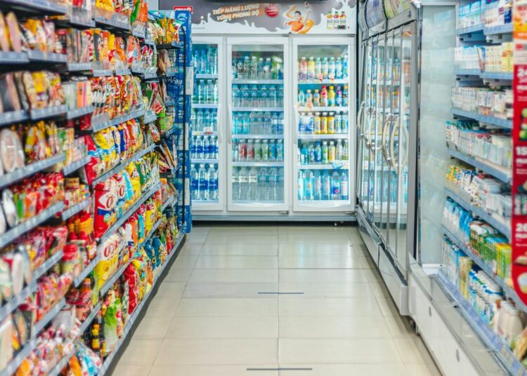 5 Aturan Tidak Tertulis Kulkas Indomaret, Terpaksa Saya Tulis demi Kenyamanan Pembeli