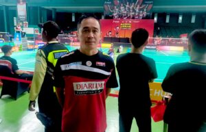 Dharma Gunawi, pelatih sekaligus Kepala Asrama PB Djarum. Ia juga berperan sebagai orang tua bagi atlet-atlet muda PB Djarum MOJOK.CO