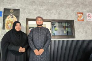 Dian dan Rangga, pemilik Alesha Biryani. Adanya peminat masakan India atau Timur Tengah membuatnya konsisten untuk menjual masakan khas India MOJOK.CO