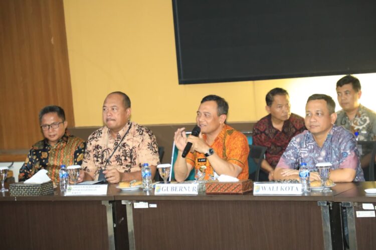 Gubernur Jawa Tengah lakukan pengecekan Kantor Pemerintahan Kota Pekalongan MOJOK.CO