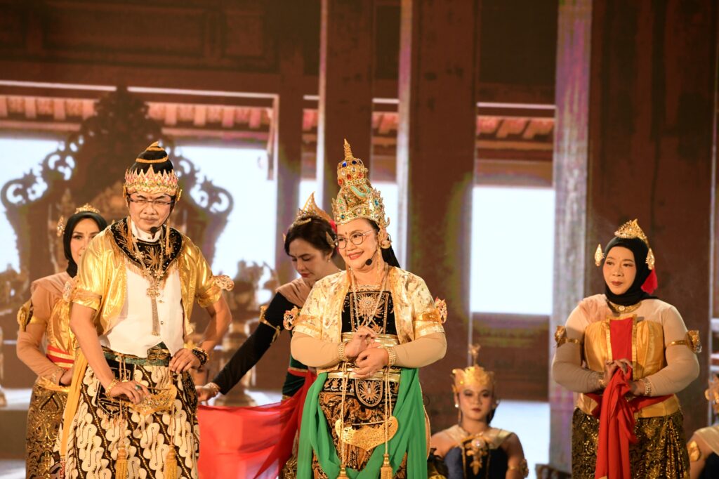 Pagelaran Wayang Orang on The Street di Kota Lama Semarang MOJOK.CO