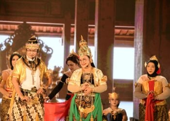 Pagelaran Wayang Orang on The Street di Kota Lama Semarang MOJOK.CO