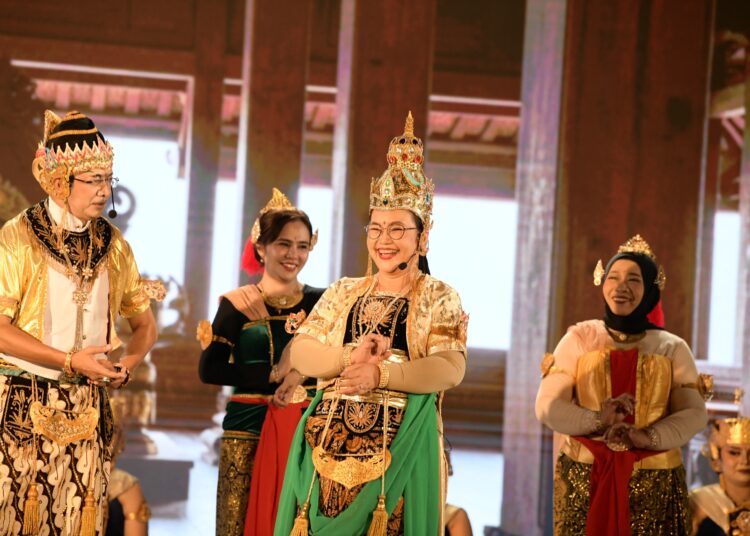 Pagelaran Wayang Orang on The Street di Kota Lama Semarang MOJOK.CO