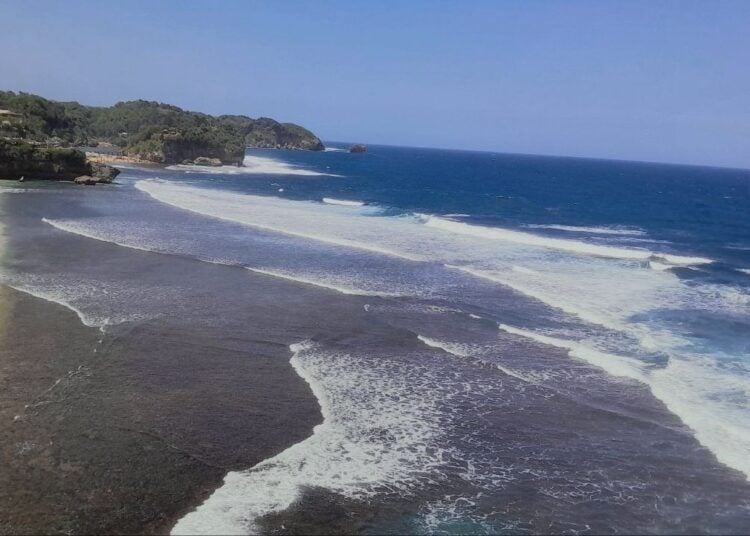 Pantai selatan. MOJOK.CO