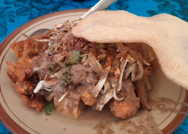 Tahu Gimbal. MOJOK.CO