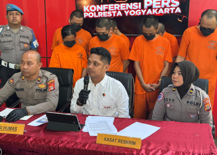 Polresta Yogyakarta bekuk sindikat agen SIM palsu di Jogja yang bercuan Rp50 juta perbulan MOJOK.CO