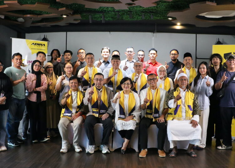 Adira Finance Berangkatkan Ratusan Pelanggan Umrah MOJOK.CO