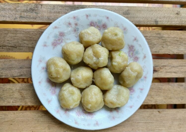 4 “Dosa” Penjual Cilok yang Sulit Dimaafkan Pembeli Mojok.co