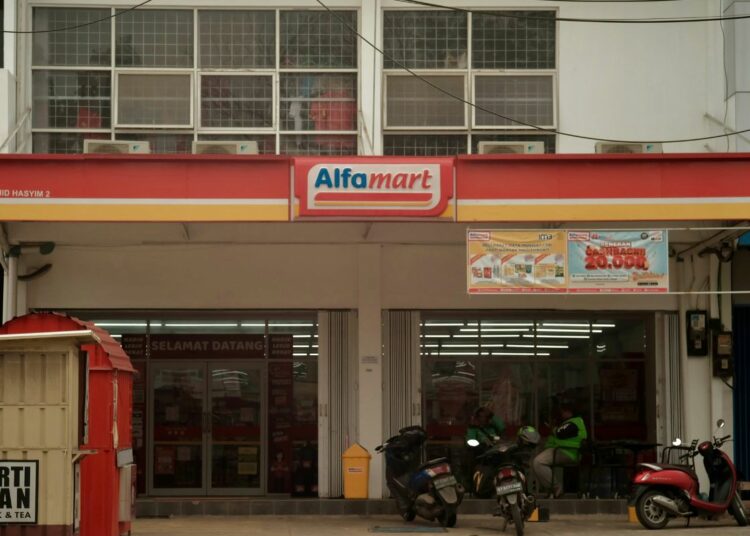 Rekomendasi 7 Camilan yang Hanya Bisa Kalian Beli di Alfamart karena Indomaret Nggak Jual