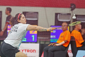 Tato bertuliskan nama suami dan anak semata wayangnya punya makna tersendiri bagi Leani Ratri Oktila.