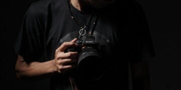 Satu Kamera, Beda Nasib: Fotografer Lari Dicaci, Fotografer Mini Soccer Dipuji dan Dibela Sampai Mati