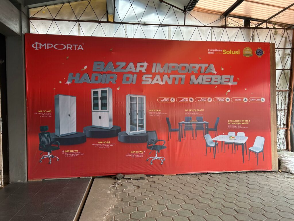 Foto kardus lemari besi Importa Santi Mebel - MOJOK.CO