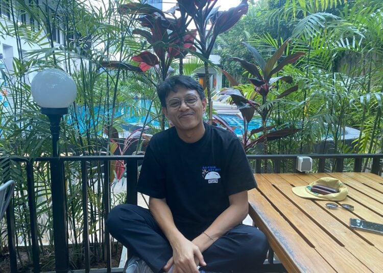 Saleh "Ale" Husein The Adams berbagi cerita perihal prosesnya dari seniman seni rupa menjadi gitaris MOJOK.CO