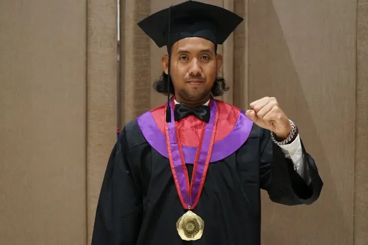 Galih, mahasiswa Universitas Muhammadiyah Surabaya (UMSurabaya) kelola uang beasiswa KIP Kuliah untuk usaha/bisnis MOJOK.CO