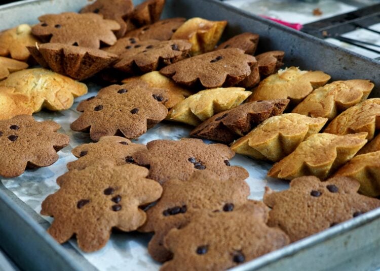 Roti kembang waru, kuliner tradisional Kotagede yang bisa jadi pilihan oleh-oleh khas dari Kota Jogja MOJOK.CO