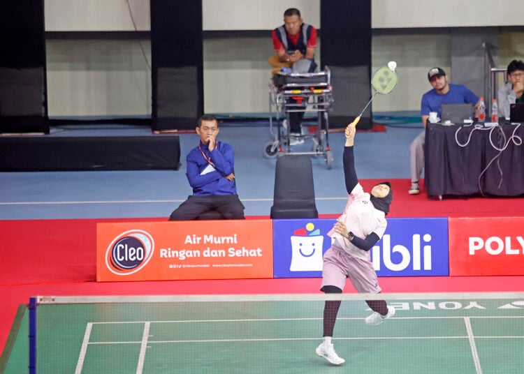 Qonitah Ikhtiar Syakuroh, atlet para badminton (bulu tangkis difabel) asal Kulon Progo Jogja sang penderes medali emas MOJOK.CO