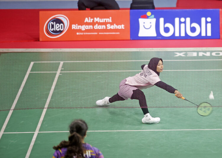 Qonitah Ikhtiar Syakuroh, atlet para badminton (bulu tangkis difabel) asal Kulon Progo Jogja sang penderes medali emas MOJOK.CO