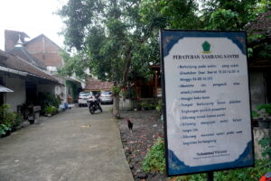 Area LKSA Daarul Muthola’ah yang sekaligus menjadi pondok pesantren. Di lokasi utama ditempati santri putri dan keluarga Gus Yayan MOJOK.CO