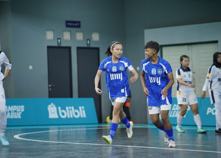 Rinjani berkoordinasi dengan rekannya MOJOK.CO